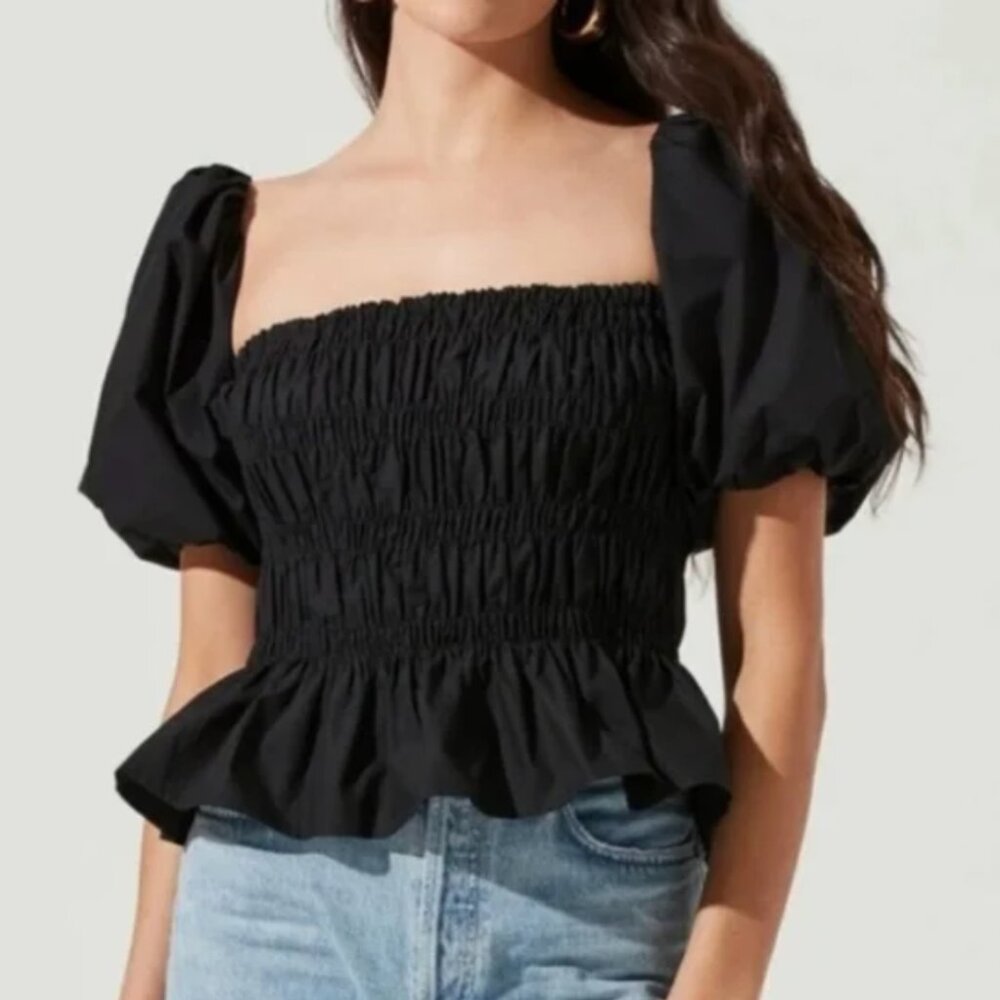 NWOT!! ASTR THE LABEL BABY DOLL SAVINA PUFF SLEEVE BLOUSE IN BLACK, SIZE SMALL